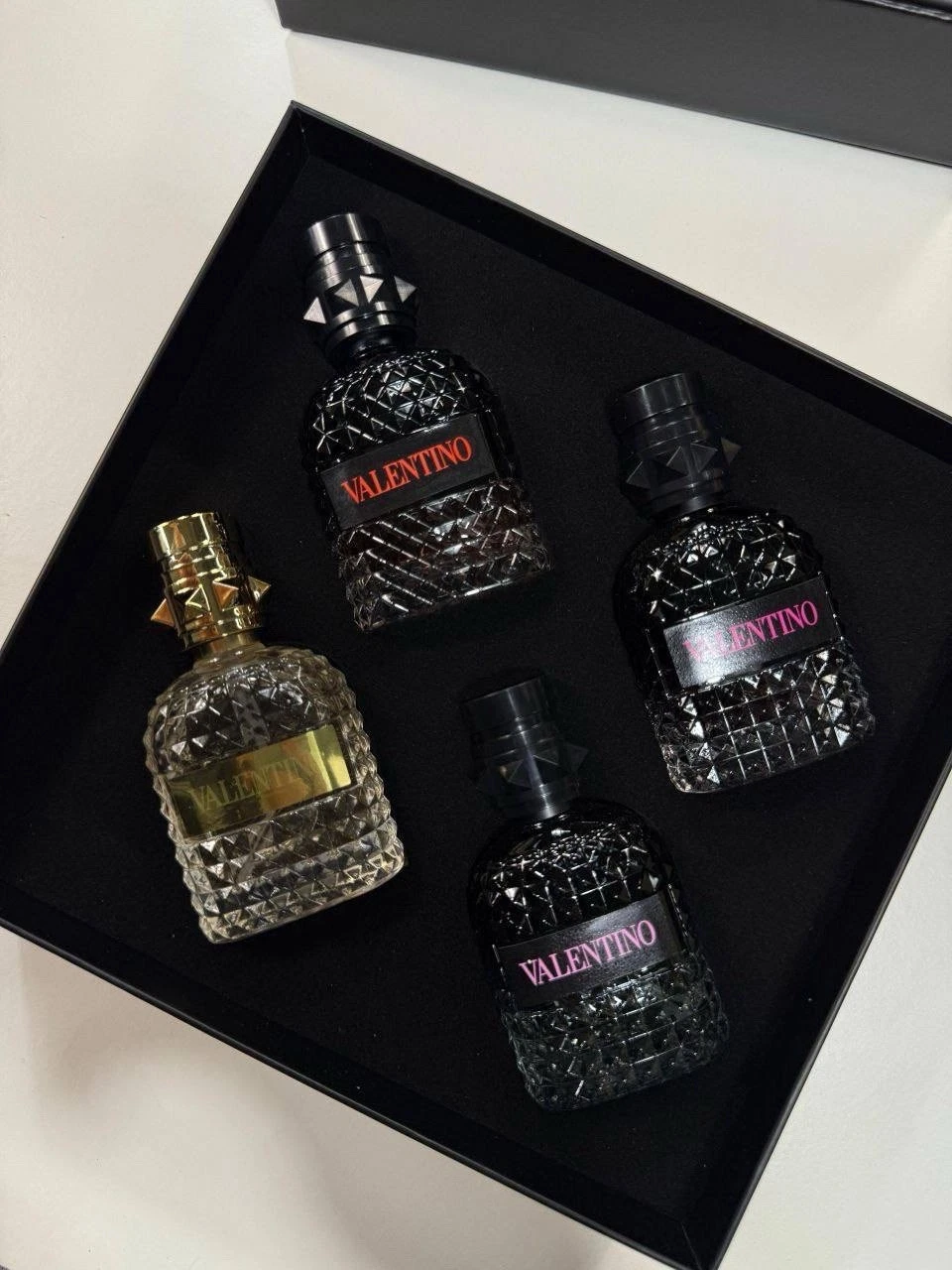 Perfect  gift -- 4-Piece Black Gift Set